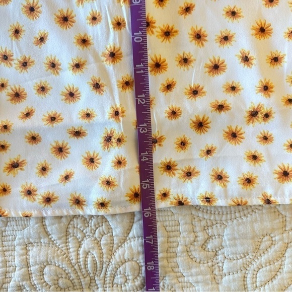 NWT WeWoreWhat mini slip skirt in daisy print women L - super cute, very 90s! - Picture 2 of 10